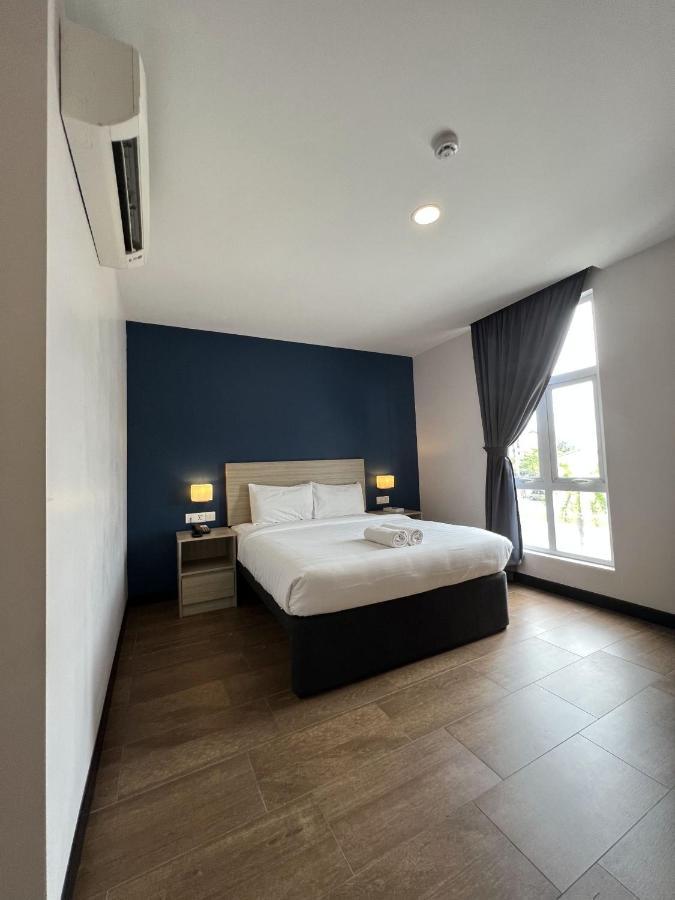 Zone Hotels, Telok Panglima Garang Teluk Panglima Garang Exterior foto